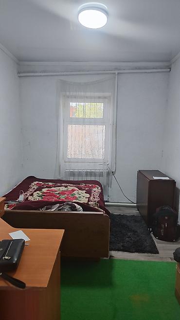 Продажа коттеджей и домов: Продаётся 3,5 СОТКИ, угловой дом в центре Каракол. Сугубо под бизнес — 2
