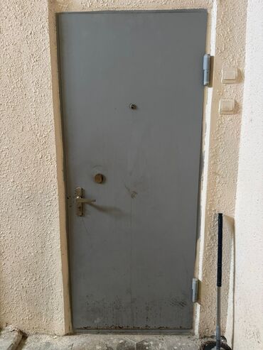 Jalüz qapılar: 130 м
Badamdar