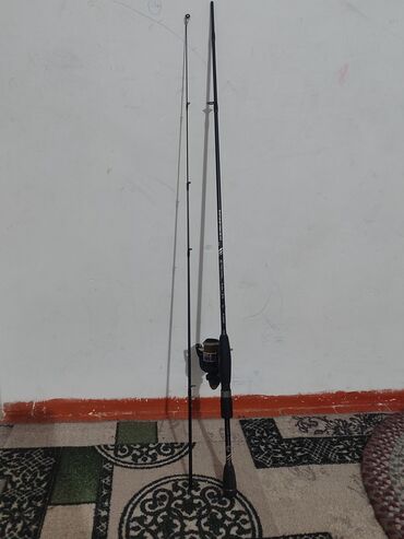 срочно продаю в связи с переездом: Спиннинговый комплект для рыбалки Состав: - Двухчастное спиннинговое