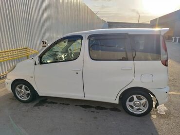 купить машину за 2000 долларов: Toyota Funcargo: 2001 г., 1.5 л, Автомат, Бензин, Седан