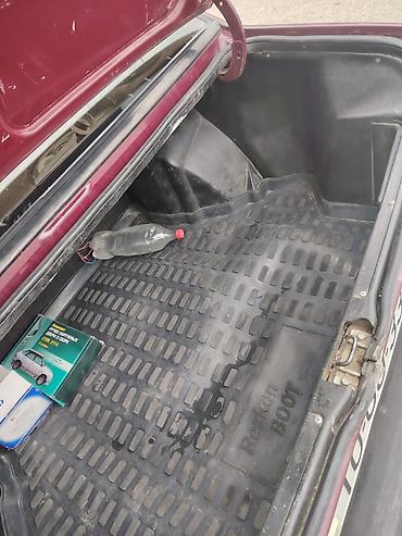 VAZ (LADA): Avtomobil: Sedan, 4 qapı, bordo rəng Marka/model: (şəkildən görünən) — 14