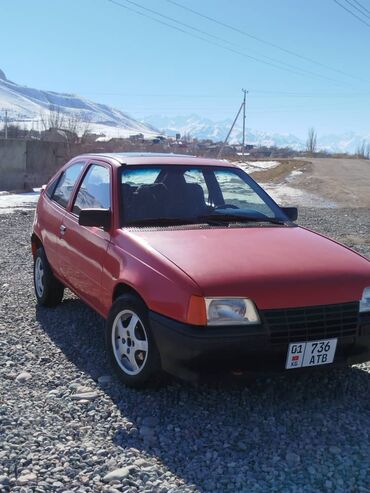 Opel: Opel Kadett: 1986 г., 1.3 л, Механика, Бензин, Хэтчбэк