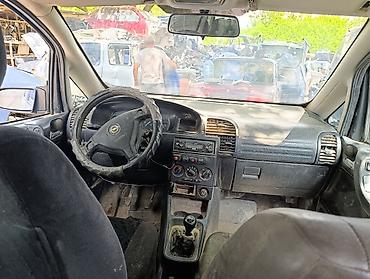 opel astra gtc: Opel Zafira A — разбор по запчастям - Кузов: компактвэн, 5 дверей — 4