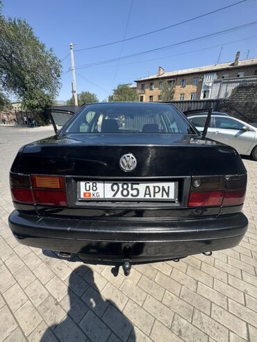 очень срочно продаю нужны деньги акча керек ниже рынка: Volkswagen Vento: 1995 г., 1.8 л, Механика, Бензин, Седан