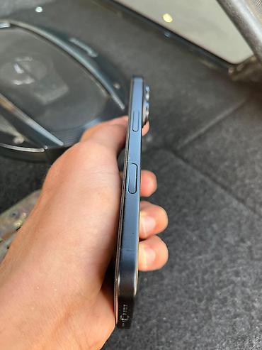 ayfon x8: IPhone 16 — 4