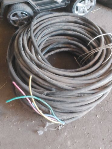 алюминиевый: Продаю кабель алюминиевый 4×25 где-то 80 метров цена 150 сом за метр