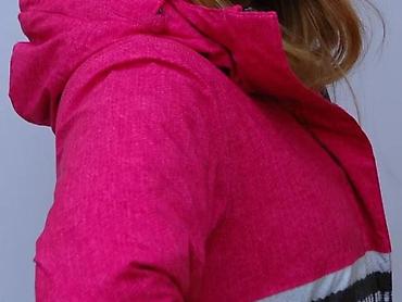 north face kacket: Ženska zimska jakna u roze boji sa upečatljivim prugastim dezenom u — 8