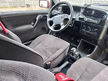 vw: Volkswagen Vento: 1994 г., 1.8 л, Механика, Бензин, Седан — 10