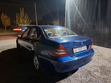 справа: Mercedes-Benz C-Class: 2003 г., 2 л, Автомат, Газ, Седан — 5
