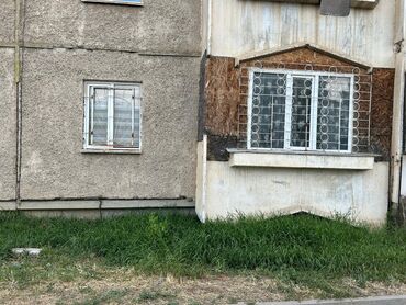 продается 1 комнатная кара балта квартира: 1 бөлмө, 38 кв. м, 105-серия, 1 кабат, Эски ремонт