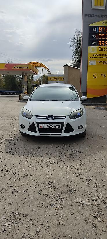 Ford Focus: 2014 г., 1.6 л, Механика, Бензин, Универсал