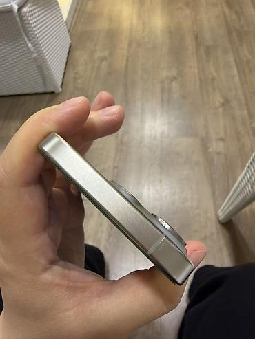prodat iphone: IPhone 15 Pro, 256 GB, Natural Titanium, Barmaq izi, Face ID — 7