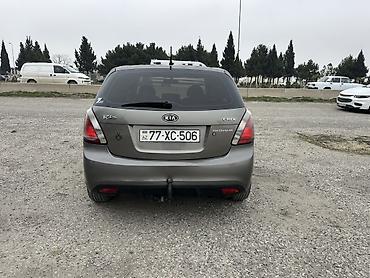 Kia: Kia Rio hatchback - Kuzov: 5 qapılı hatchback, boz rəng - Mühərrik — 6