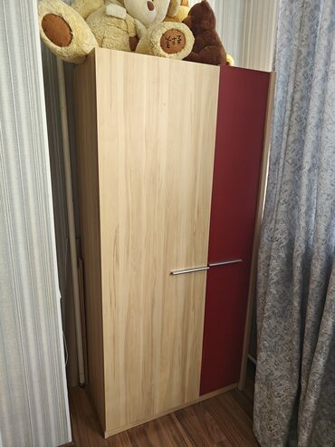пракатка койнок: Продается детская мебель. Кровать длина 190 см. Торг уместен