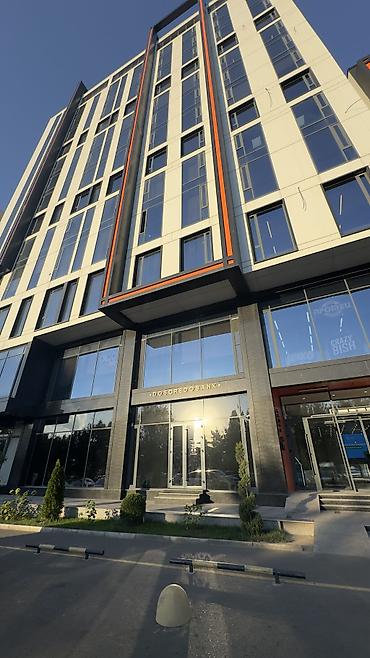 Аренда офисов: Аренда офисов, 90 м², В бизнес центре, 1 линия, С системой безопасности — 1
