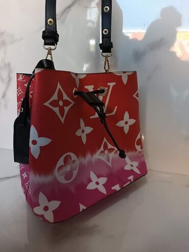 Torbe: Torbe 
Velike cena 4100din, manje po 3000din — 3