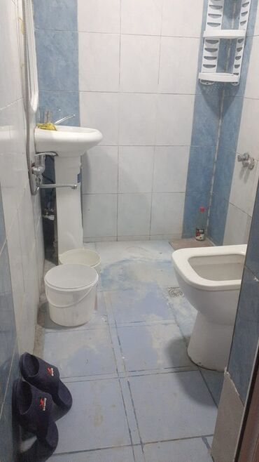 недвижимость в баку из рук в руки: Kirayə üçün 2 otaqlı mənzil (studiyaya yaxın plan). Şəkillərdə