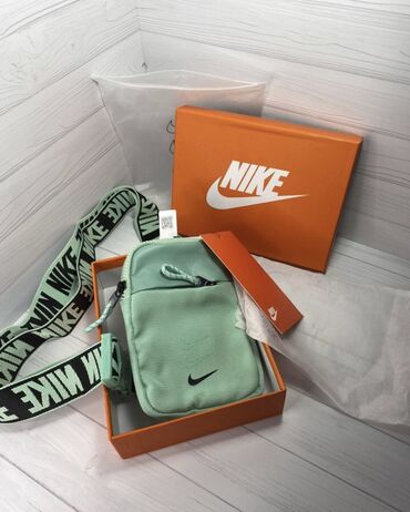 мужская дорожная сумка: Сумка Nike Sportswear Essentials через плечо салатового цвета Под