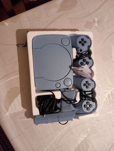 PS2 & PS1 (Sony PlayStation 2 & 1): Playstation1 +igrice:9999999in 1,82in1,78in 1,footbal .+cd marker.vrlo