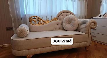 divan üçün parcalar: Klassik üslubda, krem rəngli şezlong/divan: - Zərif qızılı oyma — 1