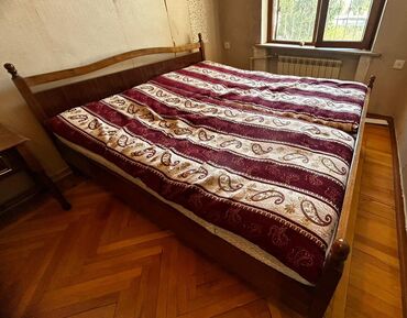 стол компьютерный письменный: Двуспальная кровать, 2 тумбы, Румыния, Б/у