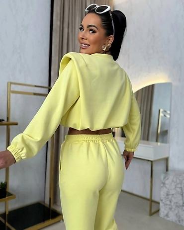 Gornji i donji deo: ✅komplet trenerke – duks + donji deo
✅3500 din — 6