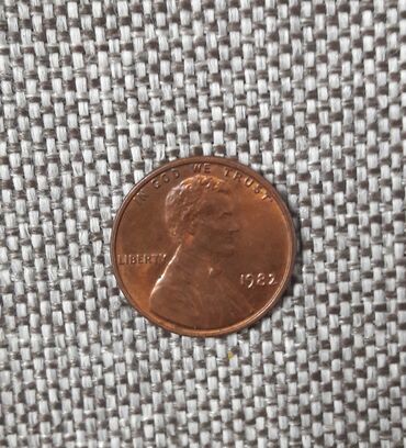 доллар купюра: Для нумизматиков - 1 цент США выпуск 1982 года, без чеканки монетного