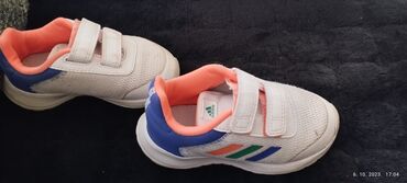 original adidas torbu kupljenu nemackoj dimenzije xxc: Adidas, Patike, Veličina: 24, bоја - Bela
