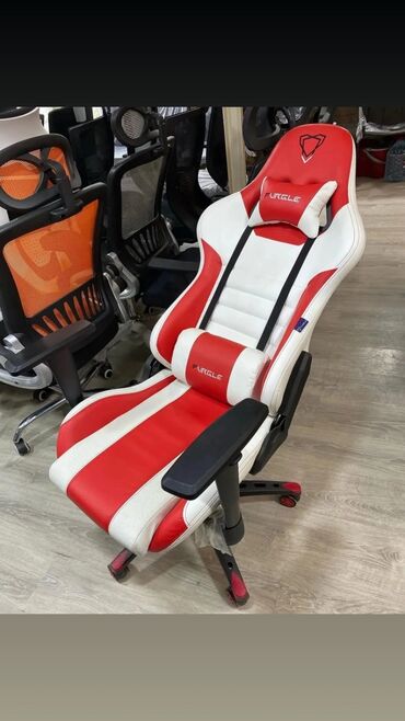 Ofis və oyun kresloları: Yeni, Təkərli, Qolları tənzimlənir, Dəri — 18