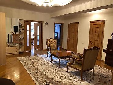 kohnə binalar: Bakı, 9-cu mikrorayon, 3 otaqlı, Köhnə tikili, m. Memar Əcəmi, 140 kv. m — 1