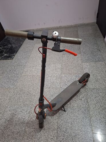 Giroskuter, segwey, elektrik skuterləri: Electric scooter
Xiaomi M365 Pro