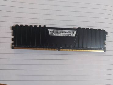 Kompüter ehtiyyat hissələri: Operativ yaddaş (RAM) 16 GB, 3200 Mhz, DDR4, PC üçün, İşlənmiş