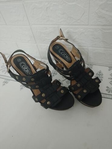 bueno sandale ravne: Sandals, 36