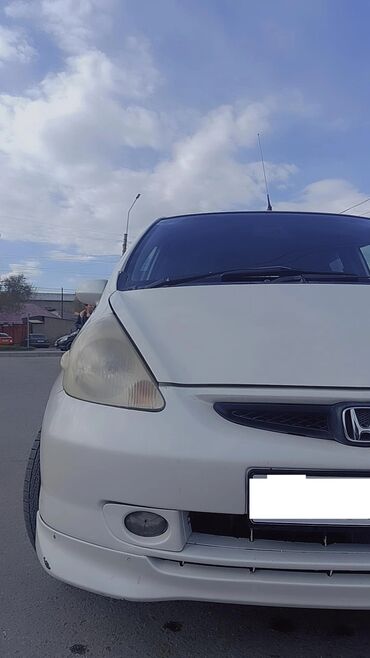 колф 3: Honda Fit: 2001 г., 1.3 л, Вариатор, Бензин, Хетчбек