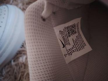 eb studio obuca: Nike sportske patike – model sa povišenim đonom, bela boja sa crnim — 4