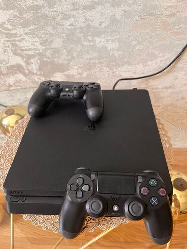 playstation oyunlar: Salam. +Playstation 4 slim 1Tb +Ps plus aktivdi delux (1 illik )