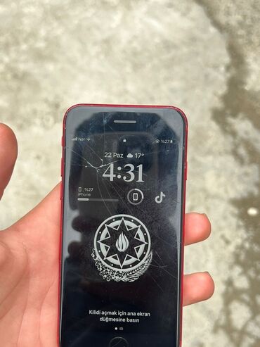 iphone 8 plus qiymeti 2022: IPhone 8, 64 GB, Qırmızı, Qırıq