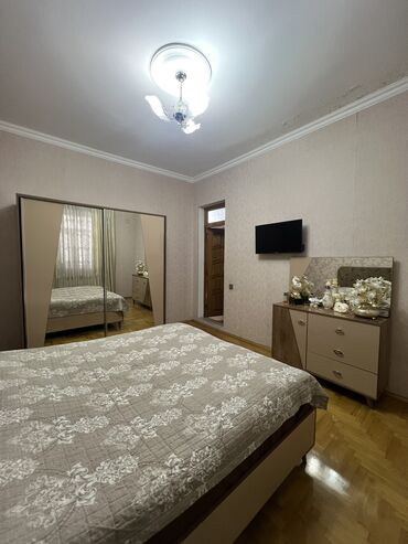 Uzunmüddətli kirayə evlər: 220 kv. m, 6 otaqlı — 9