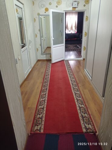 Посуточная аренда домов: Сдаётся дом по суточно в центре города Каракол,просторный 5комн дом — 10