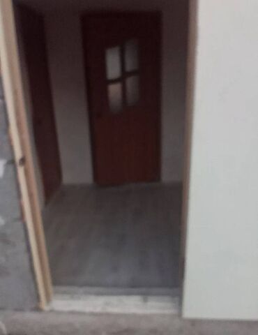дом робочий городок: 1 бөлмө, Кыймылсыз мүлк агенттиги, Чогуу жашоосу жок, Жарым -жартылай эмереги бар