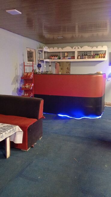 купить аппарат мороженого: Lounge/kafe interyeri və avadanlıqları - Bar stendi: qırmızı-qara