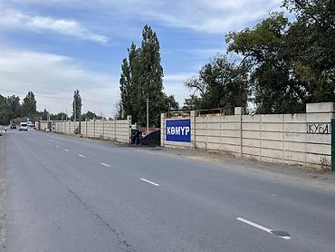 Продажа другой коммерческой недвижимости: Продается пустой участок 18 соток на первой линии рядом с центром — 18