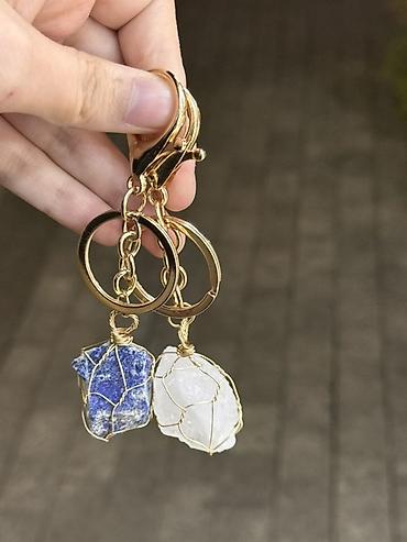 tebii daş: Təbii daşlı dekorativ açarlıq - Material: Qızılı rəngli metal halqa — 1