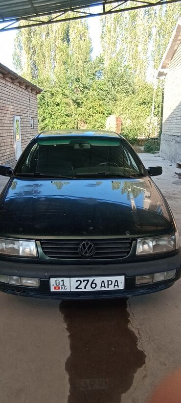 авто спойлер: Volkswagen Passat: 1996 г., 1.6 л, Механика, Бензин, Седан