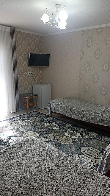 с баней: Гостевой дом РОБИНЗОН. Село Тамчы 100 м до берега. первая линия — 3