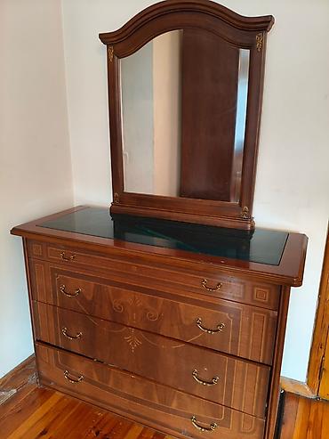 Спальные гарнитуры: Спальный гарнитур, Б/у, Двуспальная кровать, Дерево, цвет - Коричневый — 4