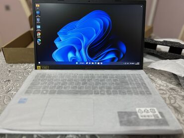 notebook core 2: Intel Core i3, 8 GB