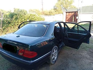 mercedes 180 b: Mercedes-Benz E 230: 2.3 l | 1997 il Sedan — 2