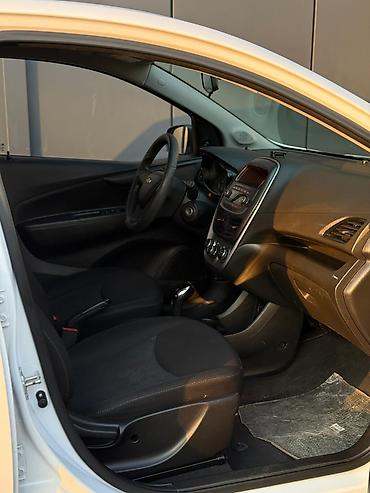 Chevrolet: Chevrolet Spark: 2017 г., 1 л, Вариатор, Бензин, Хэтчбэк — 10