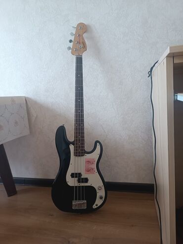 gitara gəncə: Бас-гитара, Fender, 4 струн, Б/у